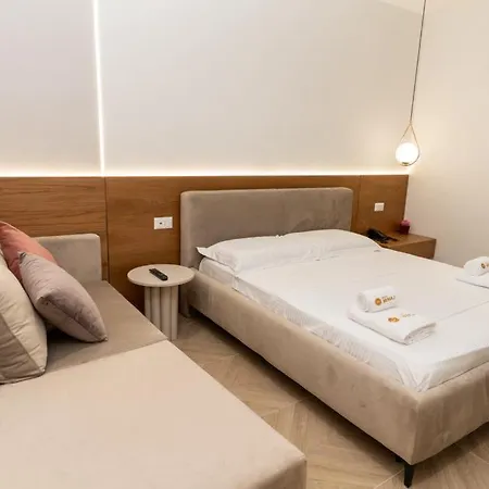 Moncler فندق كساميل