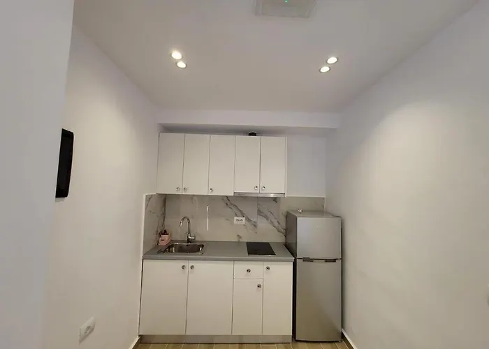 Moncler Hotel Ksamil