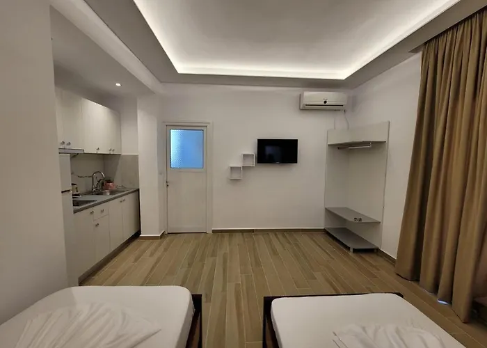 Moncler Hotel Ksamil